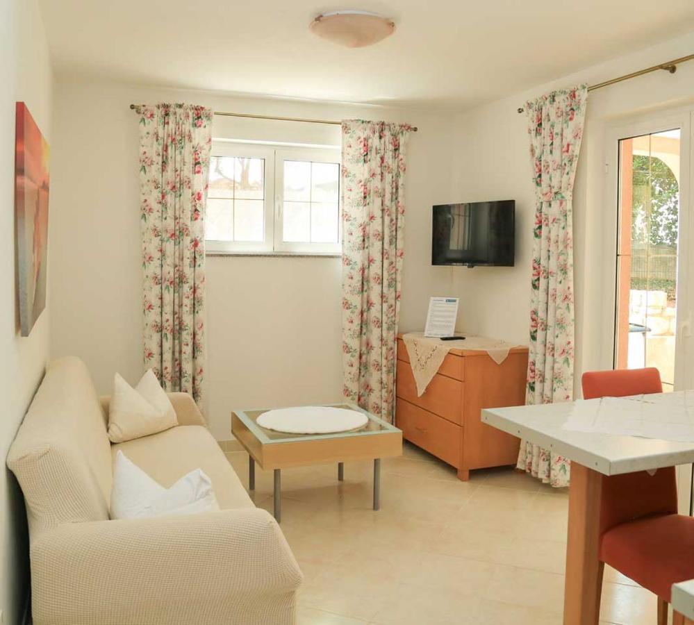 Adrian-Apartments-51511-Malinska-Otok-Krk Primorska 21 Екстер'єр фото